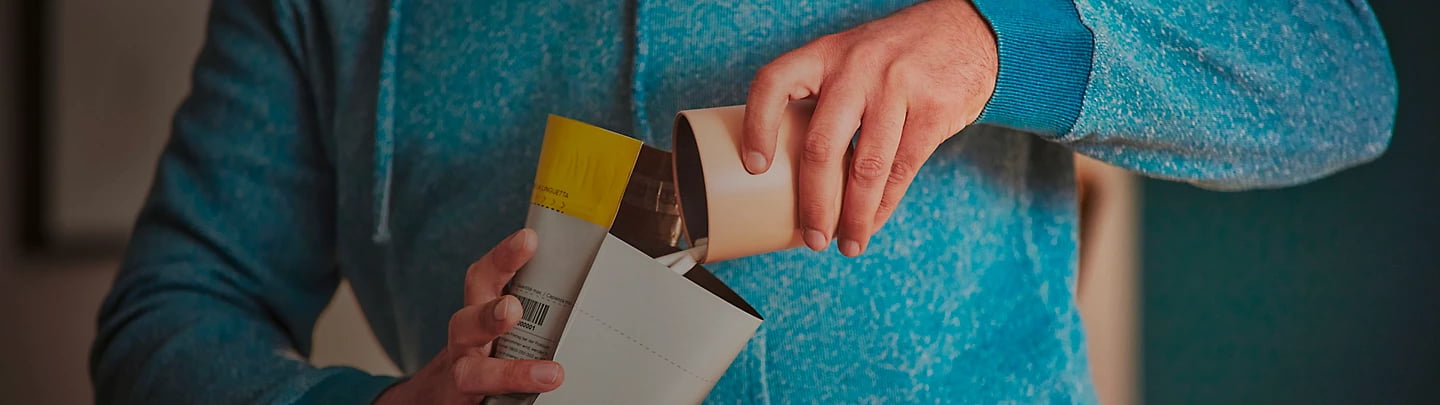 <strong>Return your used tobacco sticks.</strong>